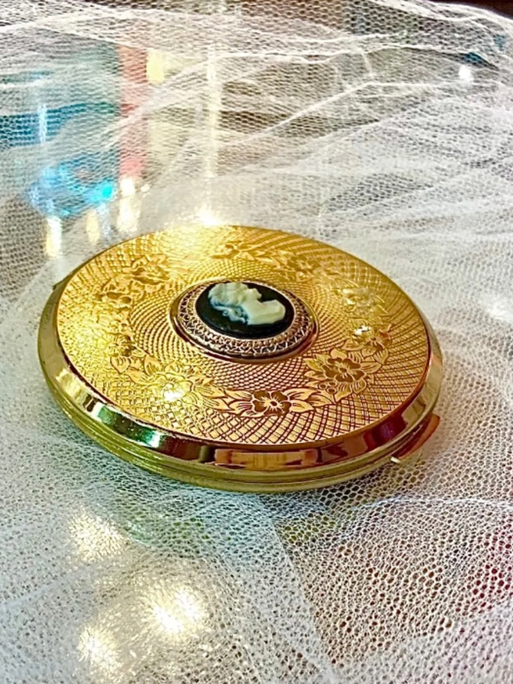 Vintage Stratton Compact Made in England Handheld Mirror Cameo Gold Tone Baroque